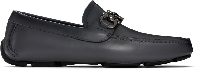 Кросівки та взуття FERRAGAMO Salvatore Ferragamo Gancini Ornament Driver Loafers Сірий | 778797