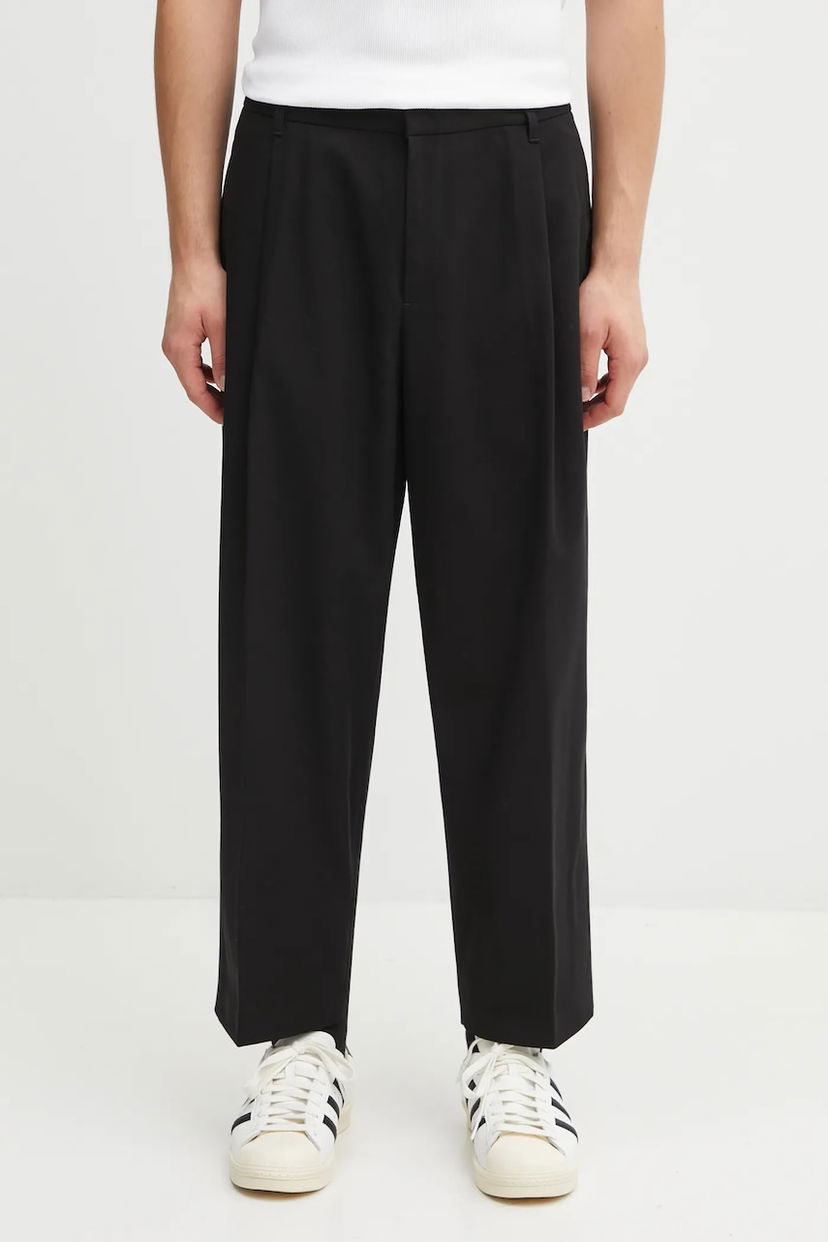 Штани MAISON KITSUNÉ Maison Kitsuné Cropped Pleated Trousers чорний | PM01123WT3019