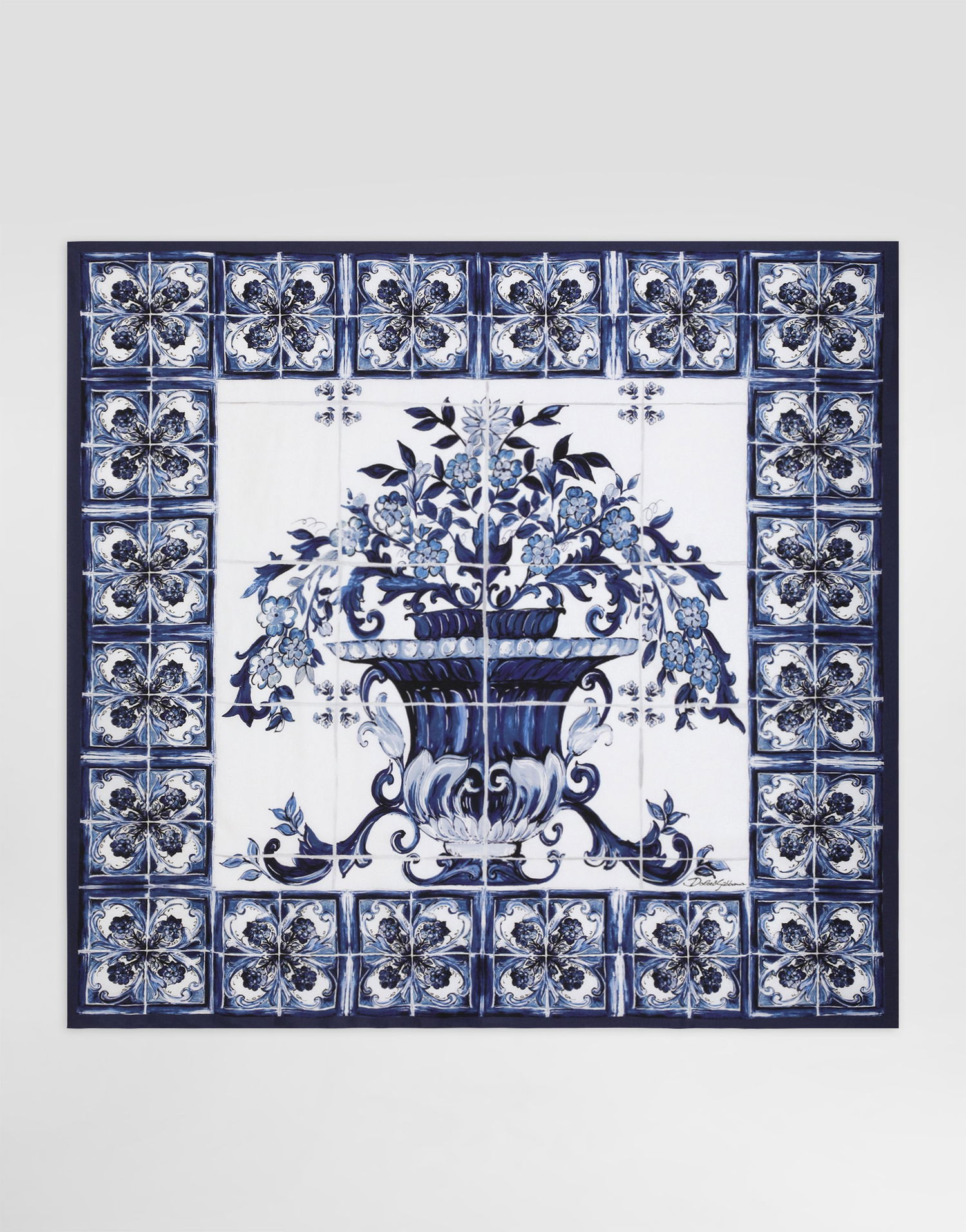 Шарф Dolce & Gabbana Dolce & Gabbana Majolica-Print Silk Twill Square Scarf Синій | IF037WGDDHCHA3OA, 0