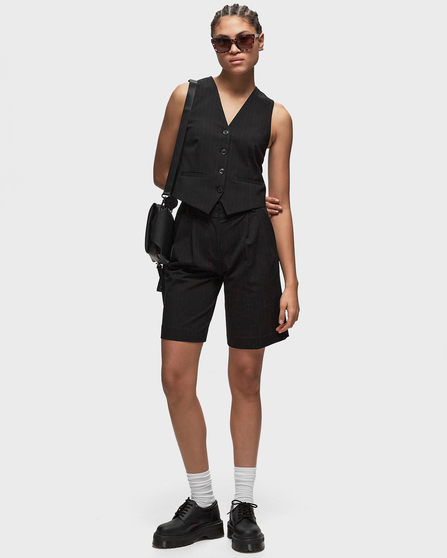Шорти Samsoe Samsoe Samsøe & Samsøe Sahaveny Pinstripe Tailored Shorts чорний | F24100054-BLACK-PINSTRIPE, 1