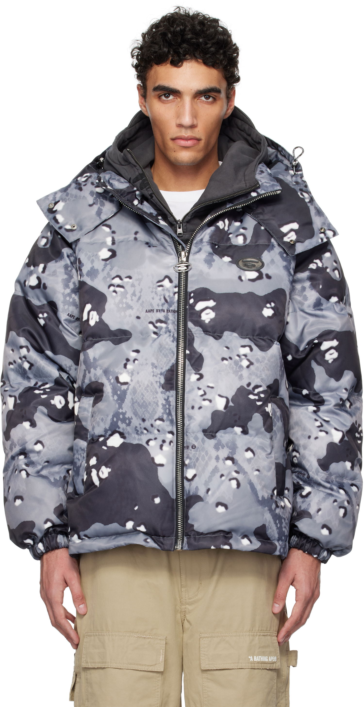 Пуховик AAPE by A Bathing Ape AAPE by A Bathing Ape Aape 29.5 Main Camo Down Jacket Сірий | AAPDNM7666XXNBKG, 0