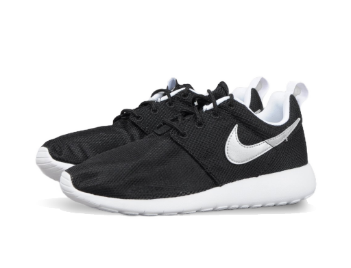 Кросівки та взуття Nike Roshe One GS чорний | 599728-021