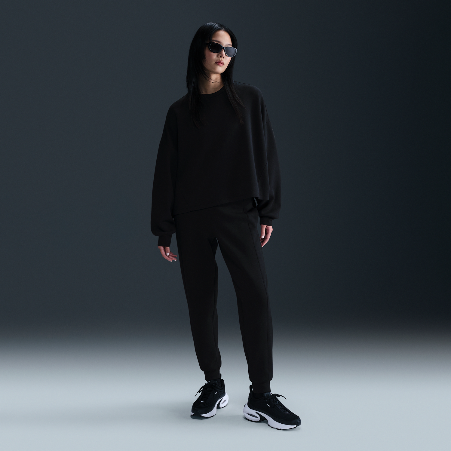 Світшоти Nike 24.7 Impossibly Soft Dri-FIT Crewneck Sweatshirt чорний | HQ8193-010, 1