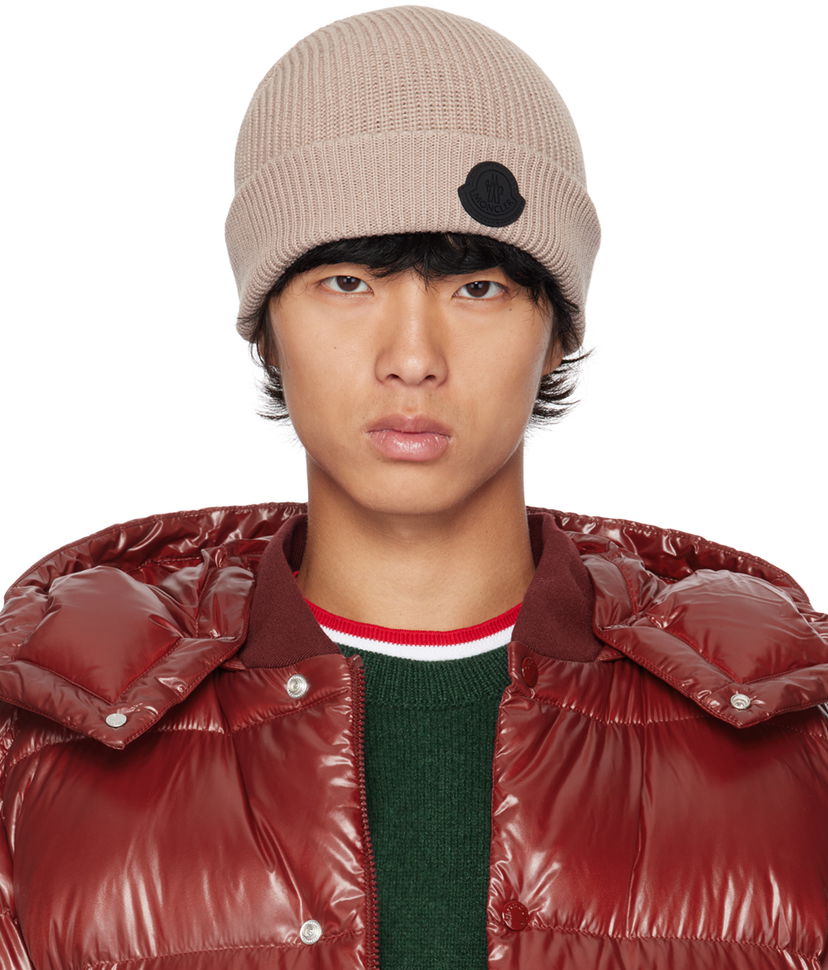 Шапка Moncler Taupe Logo Patch Beanie бежевий | J20913B00006M1121