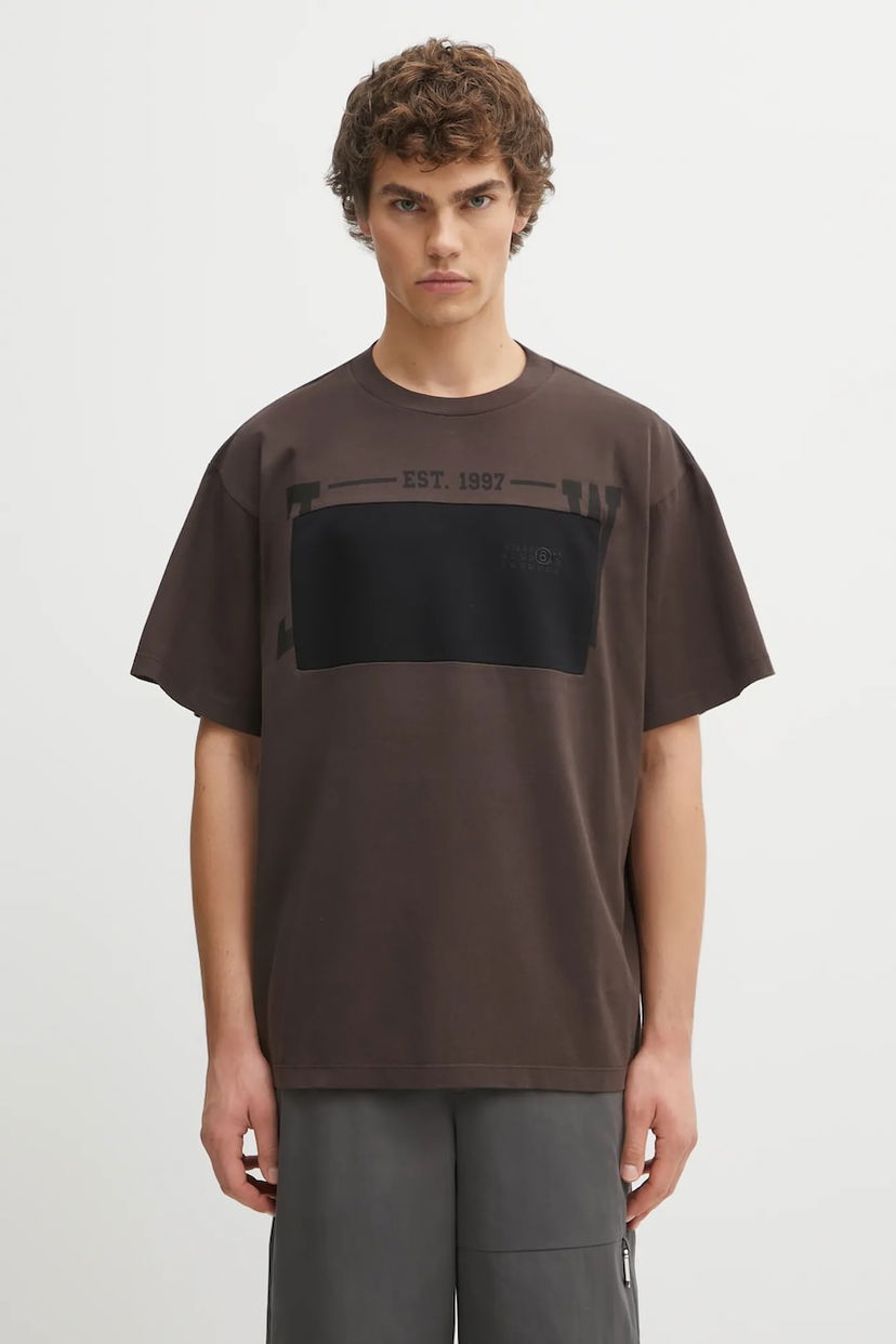 Футболка Maison Margiela Oversized Cotton T-shirt with EST. 1997 graphic print Коричневий | SH0GC0053.M20050.143