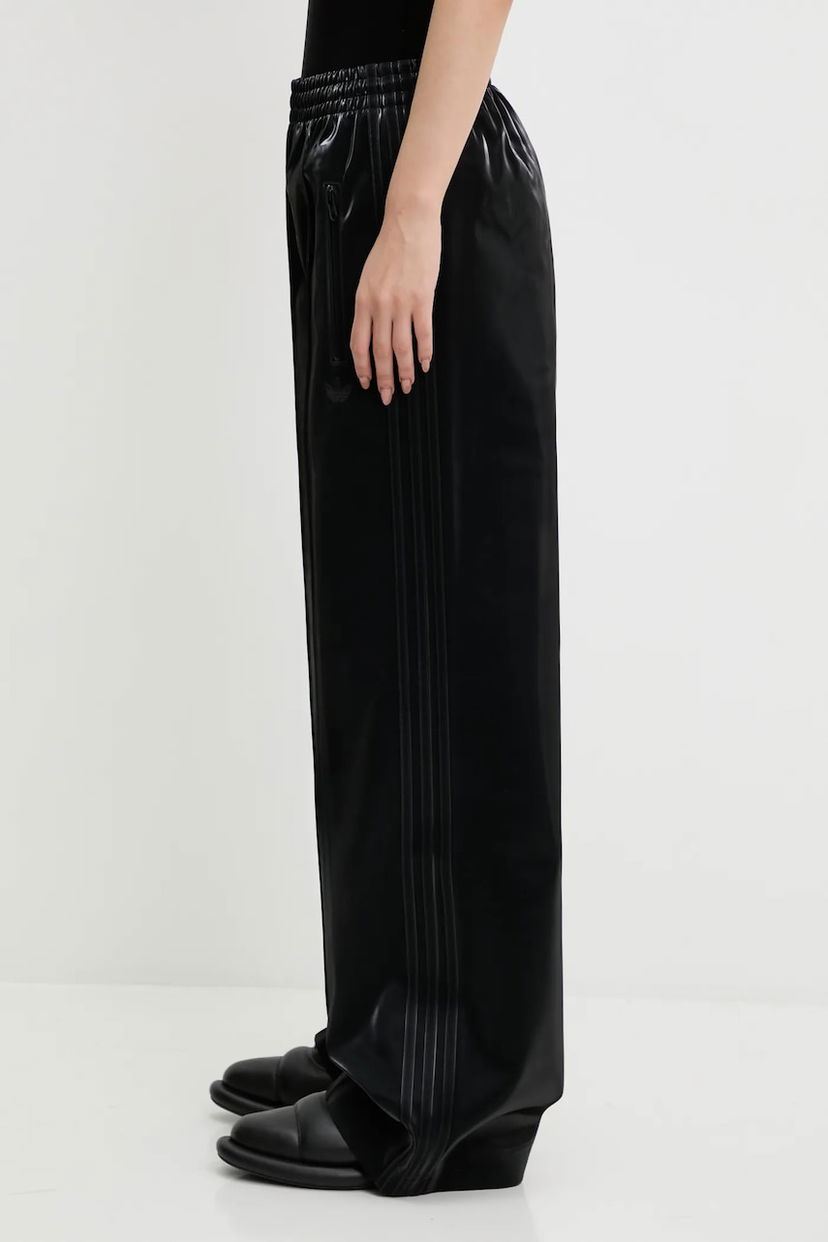 Спортивні штани adidas Originals adidas Originals Holiday Tp Track Pants чорний | JV7503
