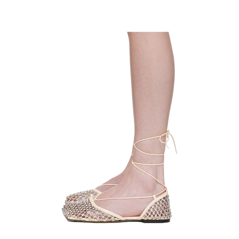 Кросівки та взуття Bottega Veneta Sparkle Stretch Lace-Up Flat Sandals "Off White" білий | 740007 V0GU1