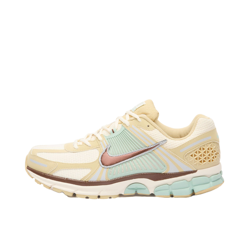 Кросівки та взуття Nike Zoom Vomero 5 UK 6 бежевий | IB2987-700