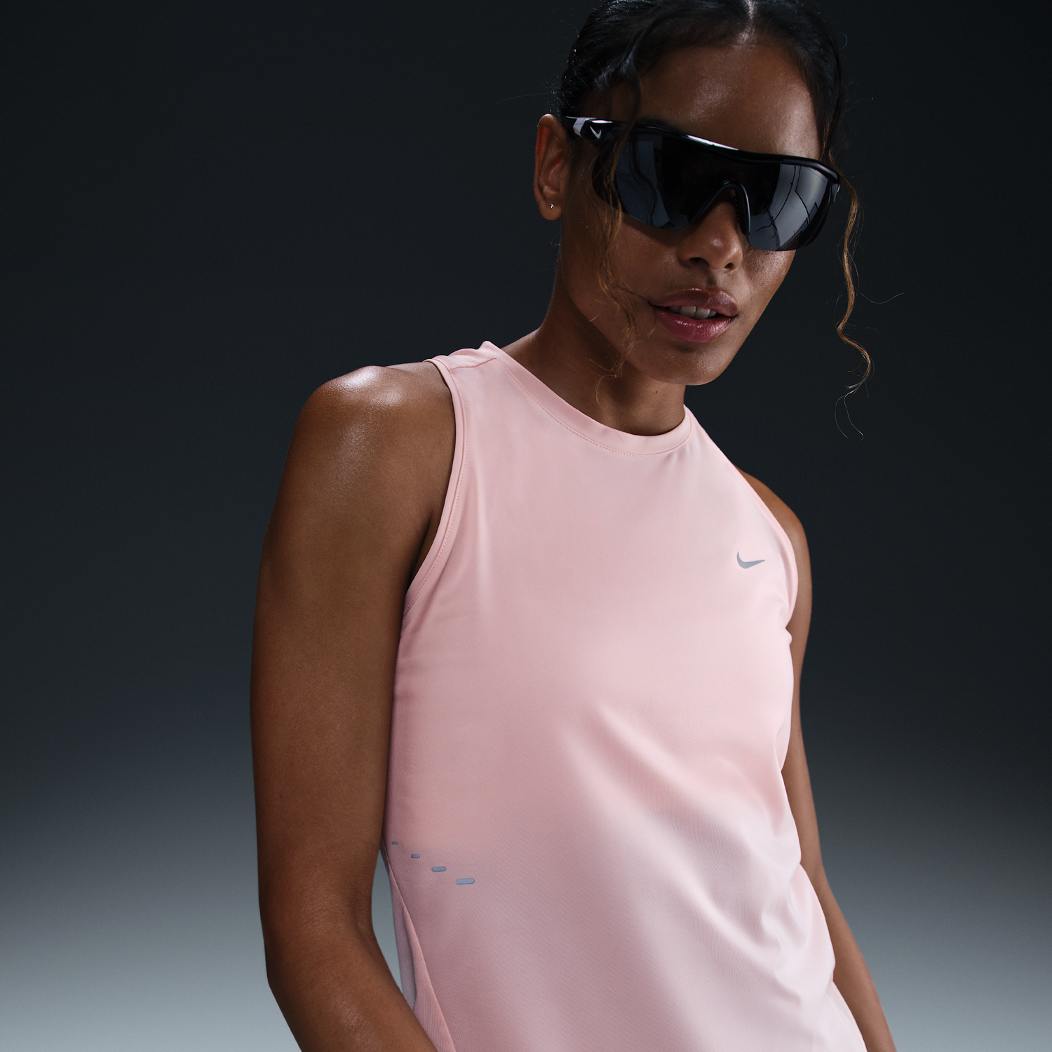 Безрукавка Nike Swift Dri-FIT Running Tank Top Рожевий | HQ0620-607, 1
