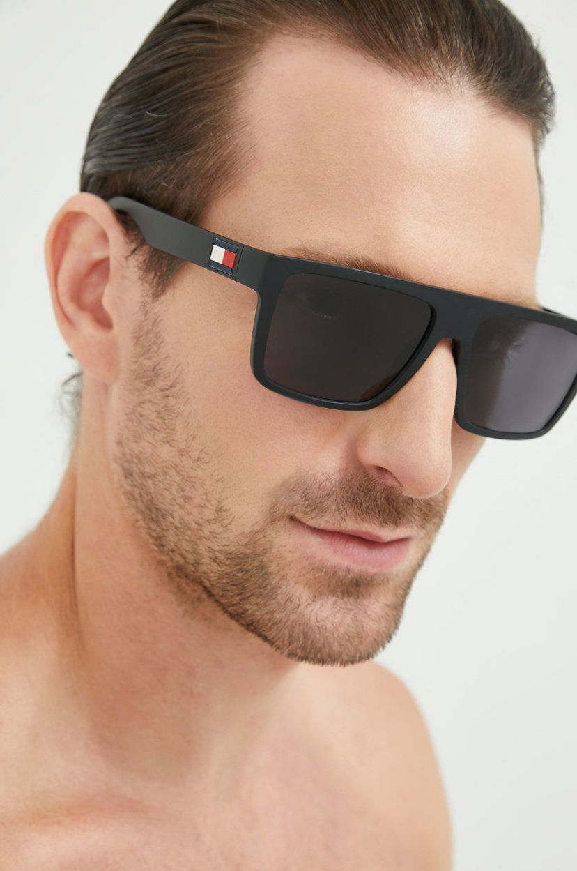 Сонцезахисні окуляри Tommy Hilfiger Tommy Hilfiger Square Sunglasses чорний | TH.1605/S