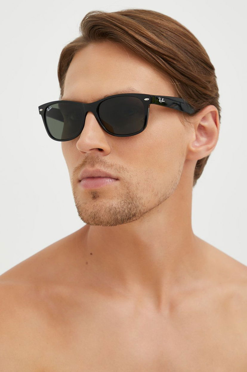 Сонцезахисні окуляри Ray-Ban Classic Black Wayfarer Sunglasses чорний | 0RB2132.901L