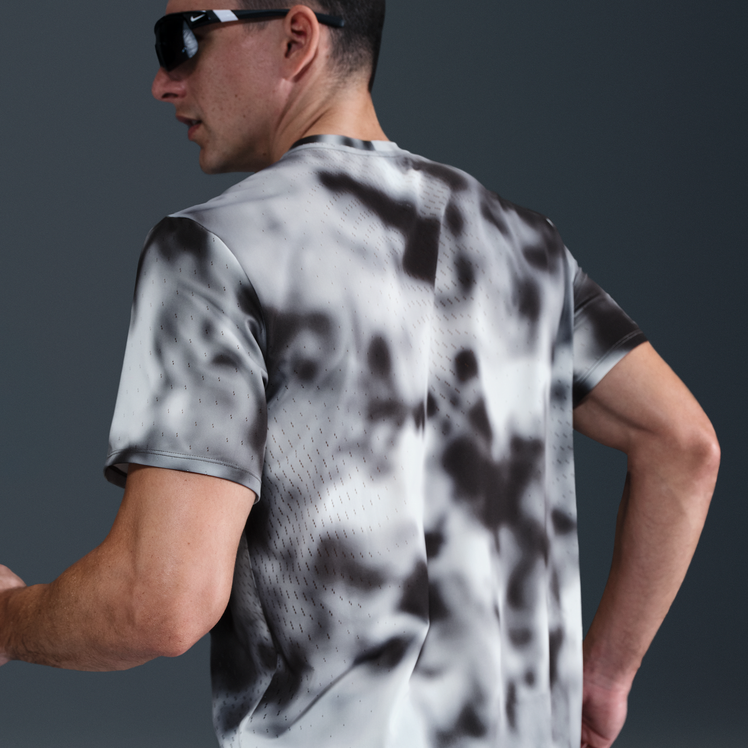 Футболка Nike Dri-FIT ADV Running Division Breathe Short-Sleeve Running Top Сірий | HJ4148-010, 1