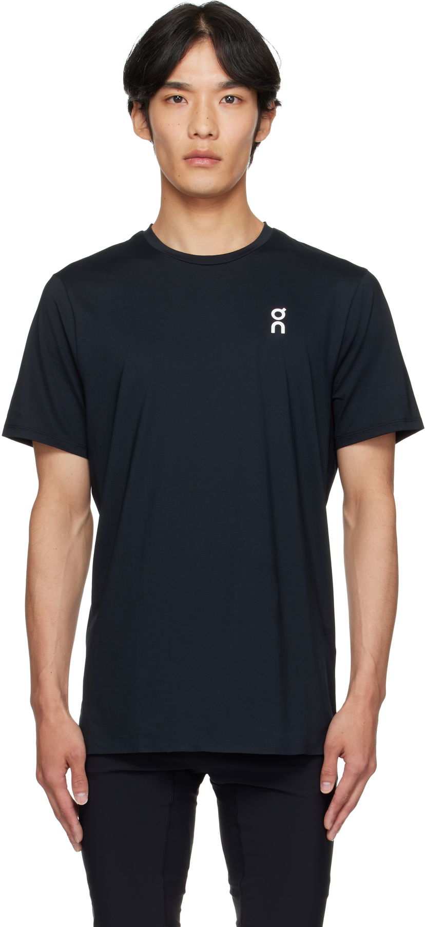 Футболка On Running Court-T Performance T-Shirt чорний | 1ME10860485