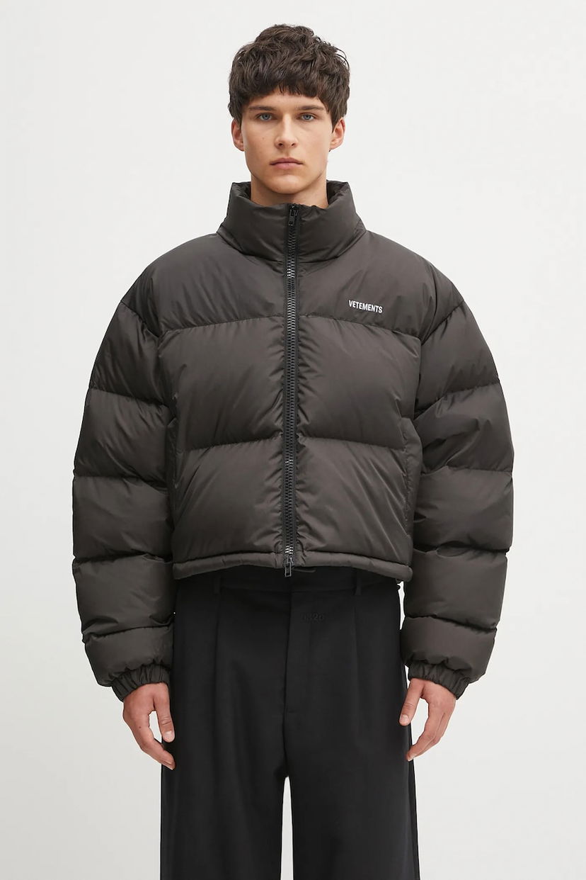 Пуховик VETEMENTS VETEMENTS Iconic Boxy Puffer Jacket чорний | UH76PU200BW
