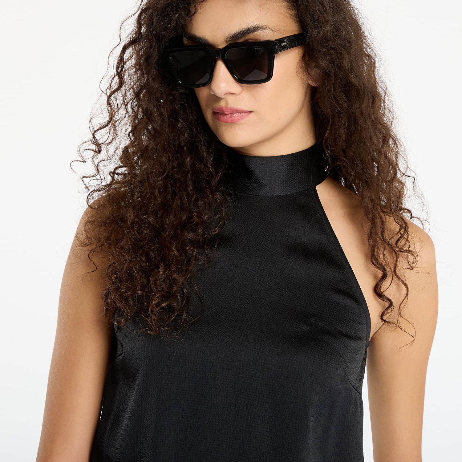 Безрукавка Samsoe Samsoe Satin Halter Neck Top Sarheos чорний | F25400155_CLR000021, 1