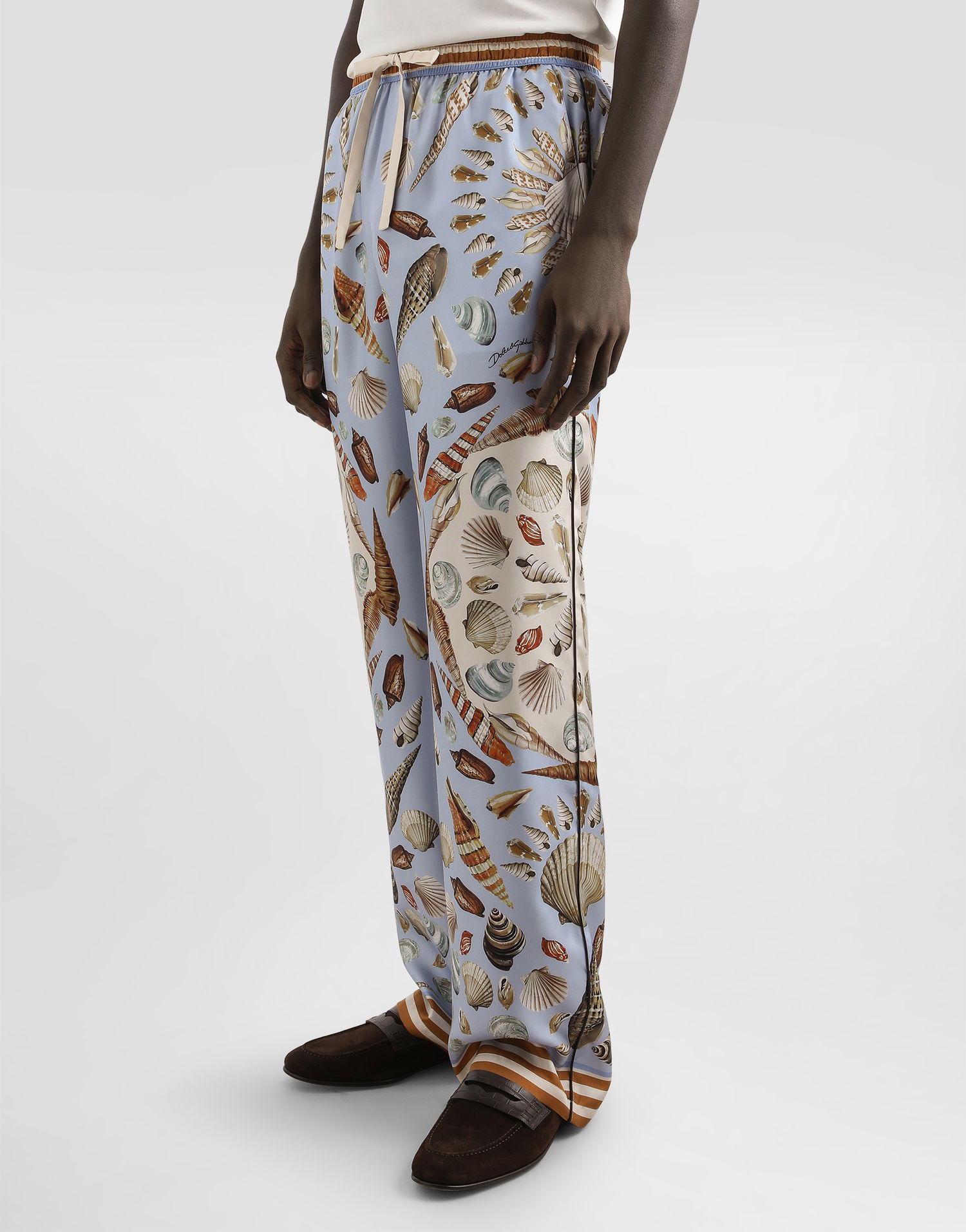 Штани Dolce & Gabbana Dolce & Gabbana Silk Twill Shell-Print Trousers Синій | GVRMATHI1ZBHC5PK, 1