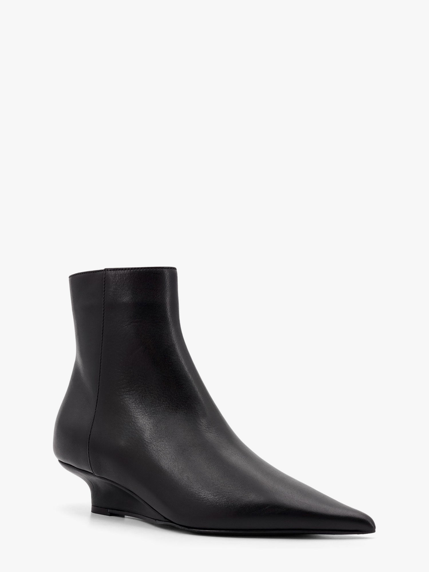 Кросівки та взуття TOTEME Kitten Heel Ankle Boots by Toteme чорний | 251WAS0171LE0103001, 1