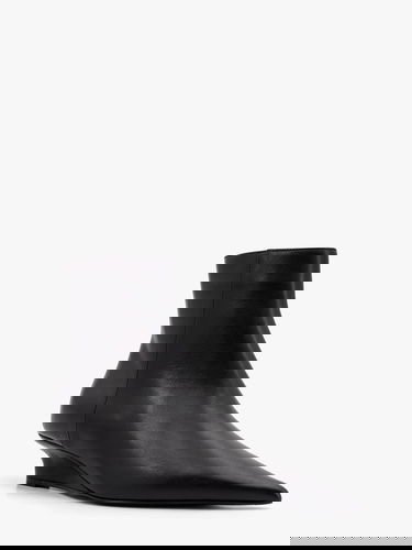 Кросівки та взуття TOTEME Kitten Heel Ankle Boots by Toteme чорний | 251WAS0171LE0103001, 1