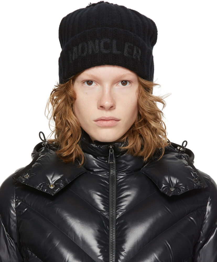 Шапка Moncler Wool Pom Pom Logo Beanie чорний | G20933B00007M1115