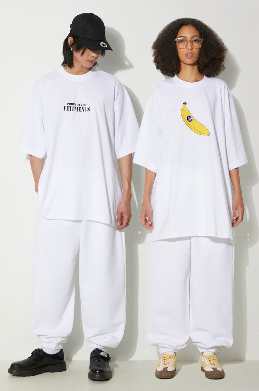 Футболка VETEMENTS VETEMENTS Logo Sweatpants білий | UE64SP600W