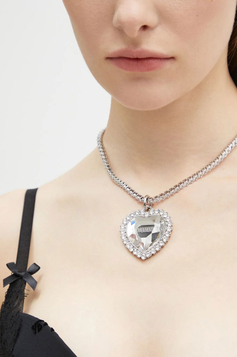Кольє VETEMENTS VETEMENTS Crystal Heart Pendant Necklace Металік | UA66NE120W