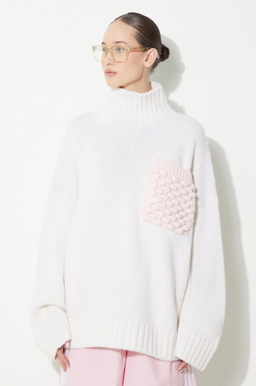 Cветр JW Anderson Turtleneck Jumper With Textured Patch Pocket білий | KW1150.YN0144.001