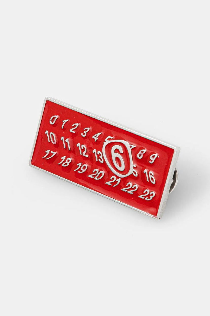 Pin Maison Margiela Numbers Logo Red Enamel Pin Червоний | SM7VK0021.P7070