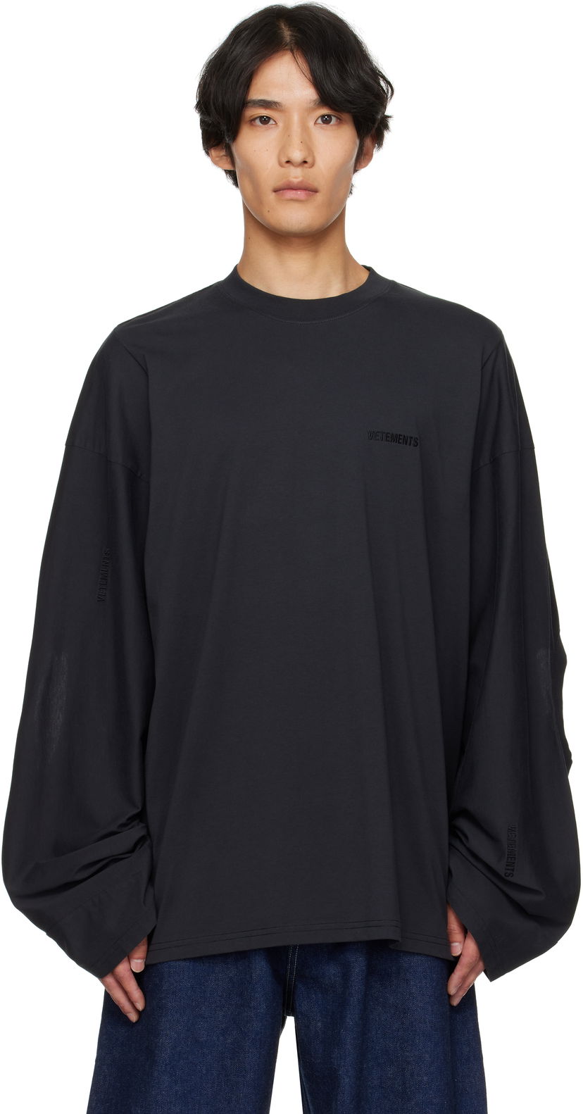 Футболка VETEMENTS VETEMENTS Logo Cut-Up Longsleeve T-Shirt чорний | UH76LS580B