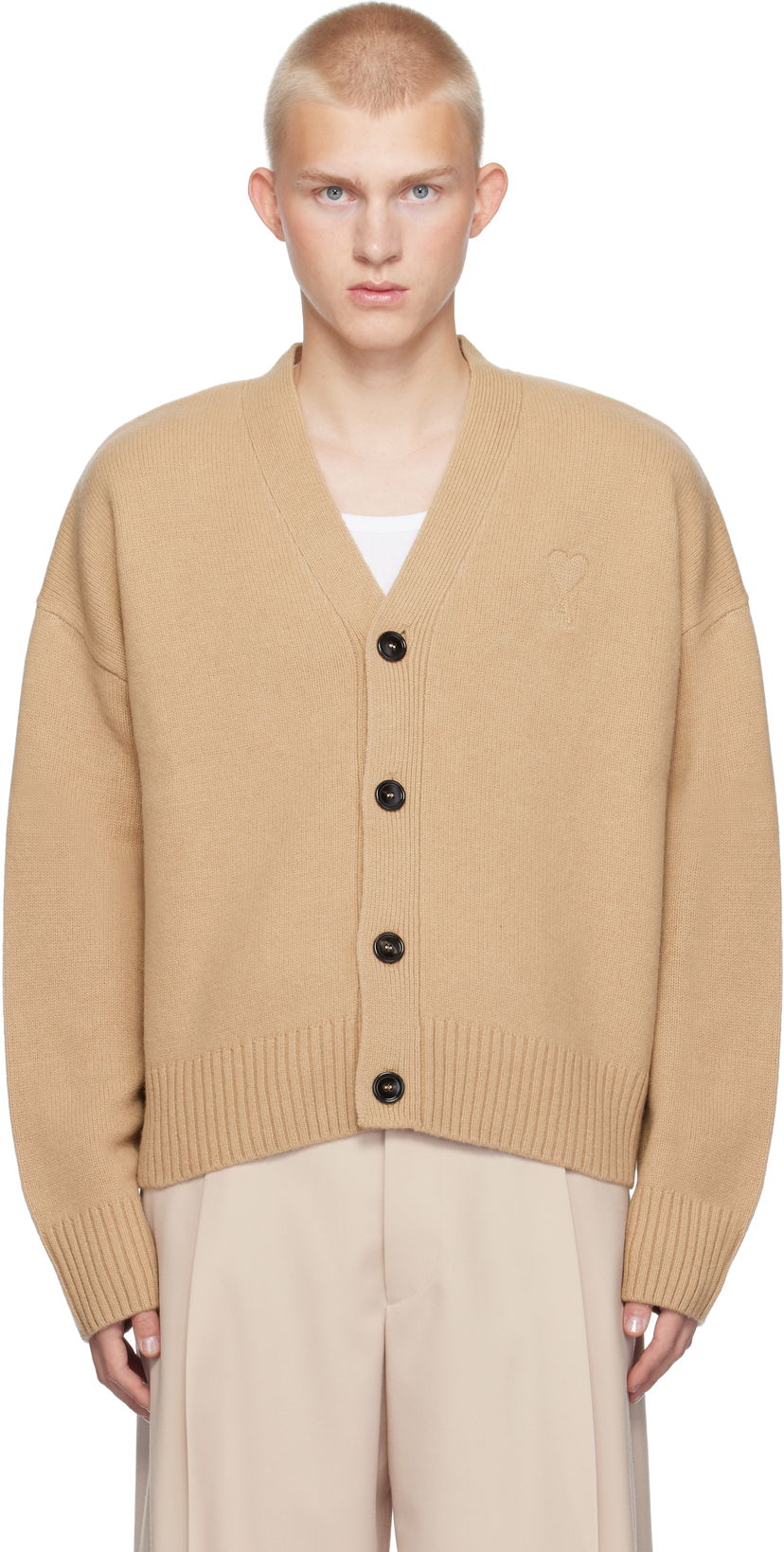 Cветр AMI Cardigan бежевий | UKC044.KN0028