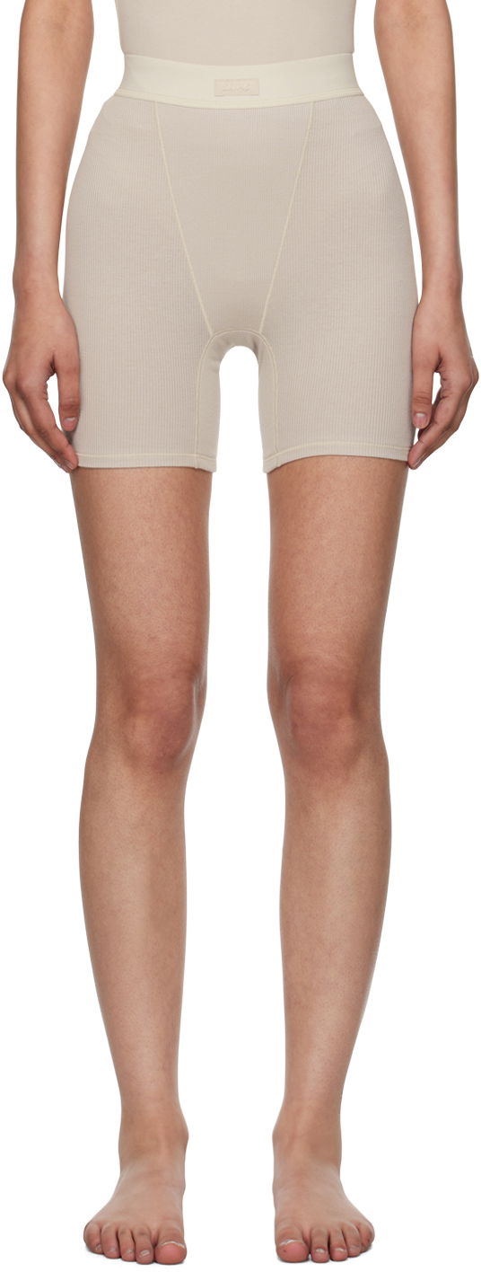 Шорти SKIMS Ribbed Boxer Shorts бежевий | PN-HWS-0042