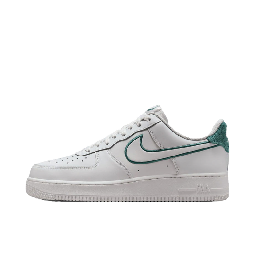 Кросівки та взуття Nike Air Force 1 Low Resort and Sport білий | FN8349-100