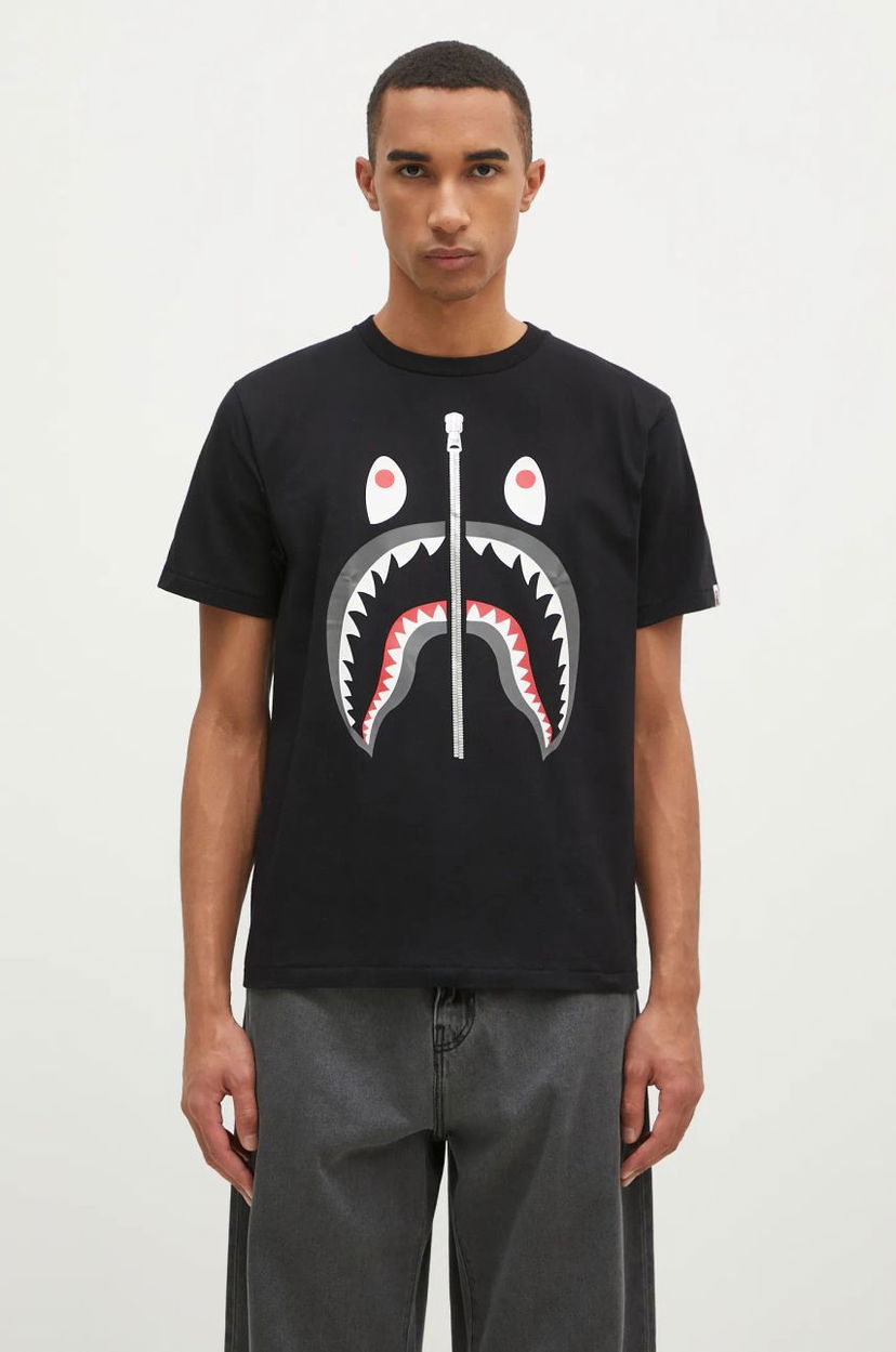 Футболка BAPE Black T-Shirt with Graphic Print чорний | 1K80110003