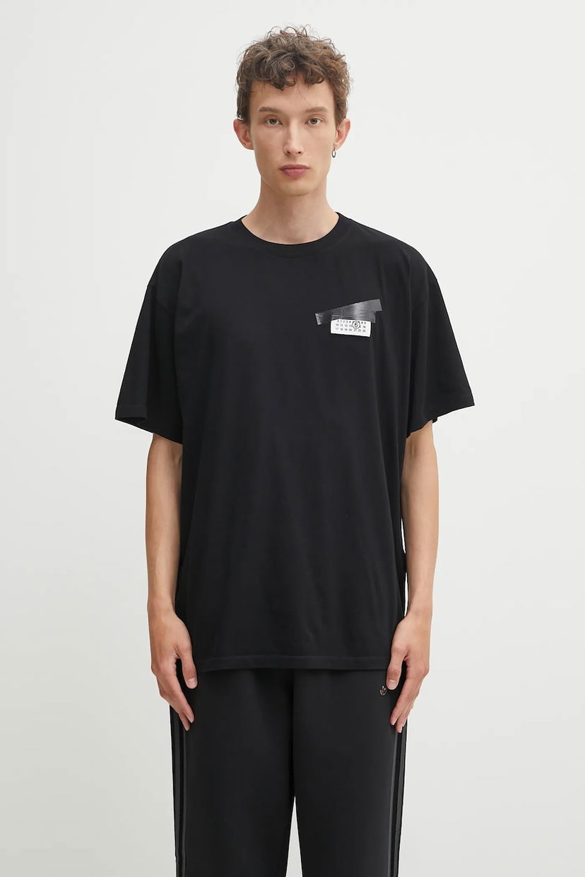 Футболка Maison Margiela MM6 Maison Margiela T-Shirt with Applique чорний | SH2GC0030.M20048.900