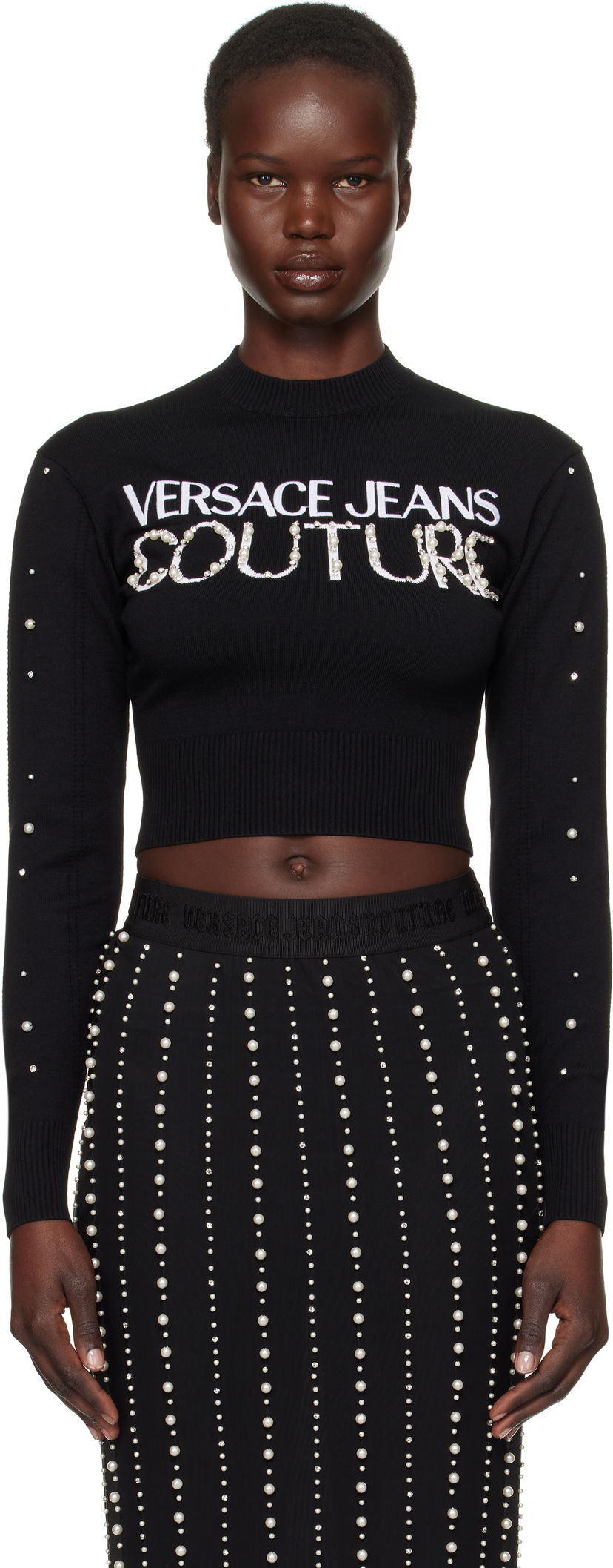 Cветр Versace Embellished Logo Cropped Sweater чорний | E77HAFM30_ECMN60