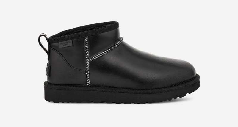 Кросівки та взуття UGG Classic Ultra Mini Leather Regenerate Boot чорний | 1163490-BLK