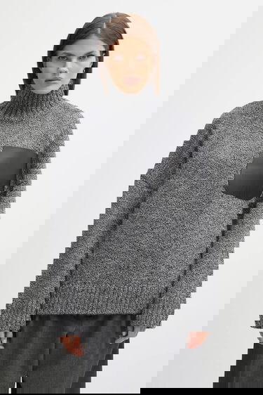Cветр JW Anderson JW Anderson Turtleneck Wool Blend Sweater with Leather Patch Pocket Сірий | KW1292.YN0367, 0