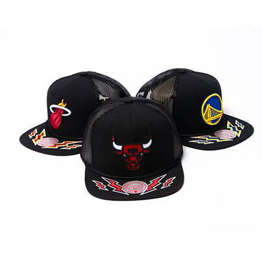 Кепка Mitchell & Ness Recharge Trucker Chicago Bulls Black чорний | HHSS7016-CBUYYPPPBLCK, 2