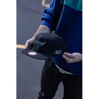 Кепка Mitchell & Ness NBA Core Xi Snapback Chicago Bulls Black чорний | HHSS6751-CBUYYPPPBLCK, 9