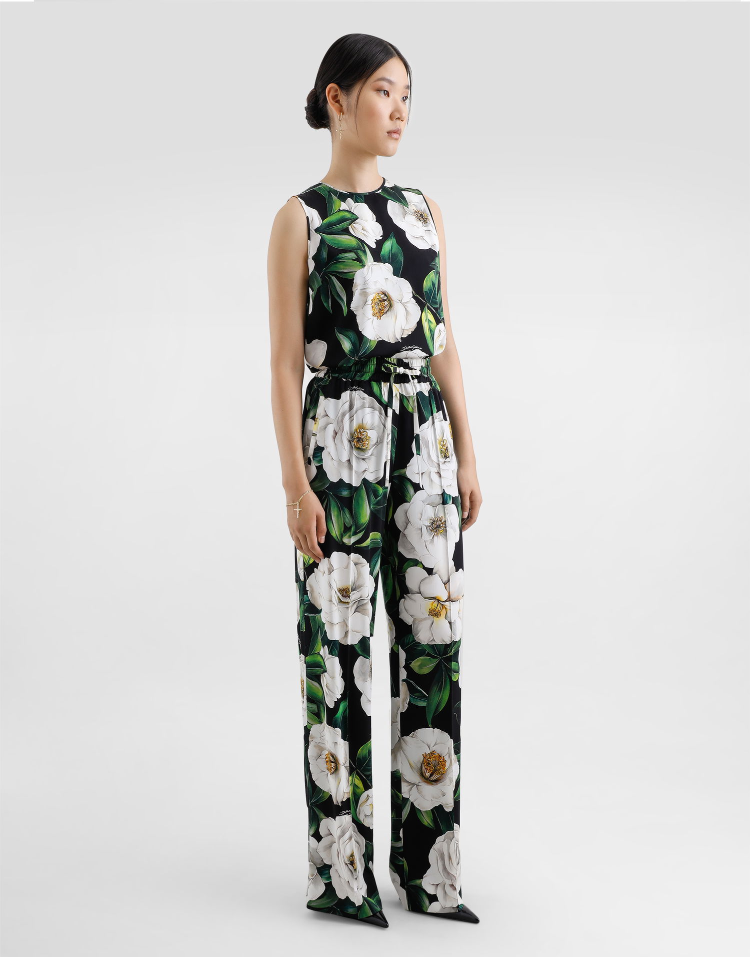 Безрукавка Dolce & Gabbana Dolce & Gabbana Sleeveless Gardenia Print Charmeuse Top чорний | F7AO3TFSA7FHN5JB, 1