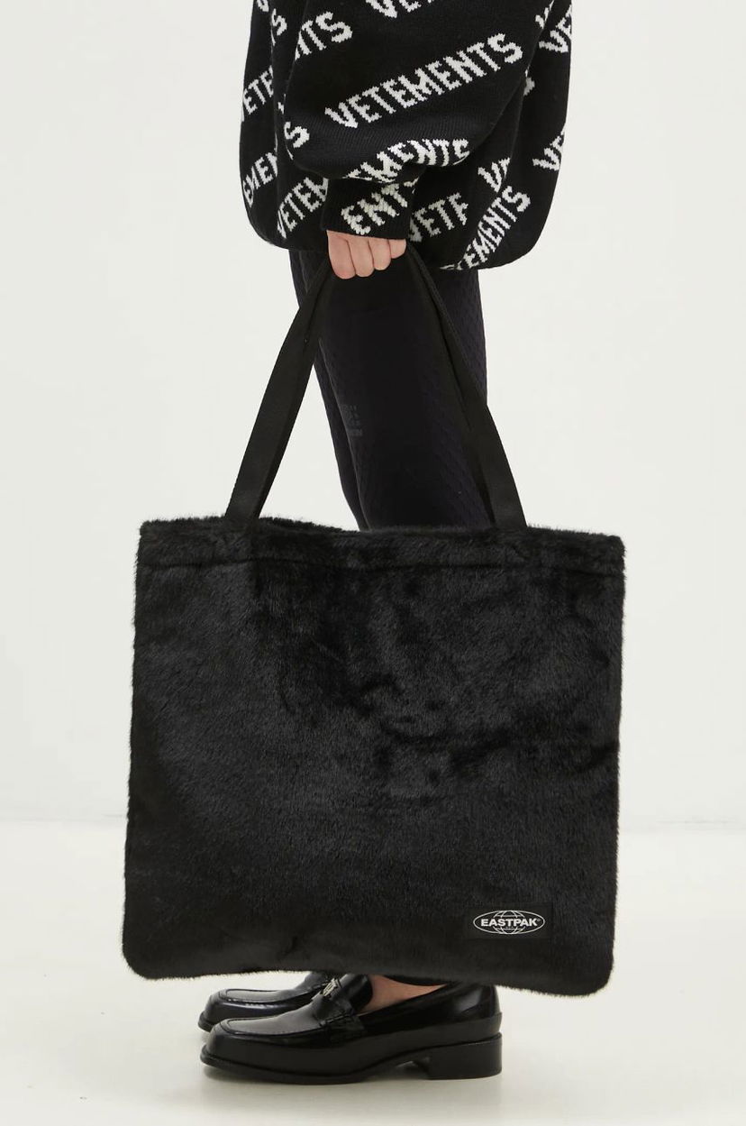 сумка-тоут EASTPAK Eastpak Charlie Fuzzy Tote Bag чорний | EK0A5BCK2Q81