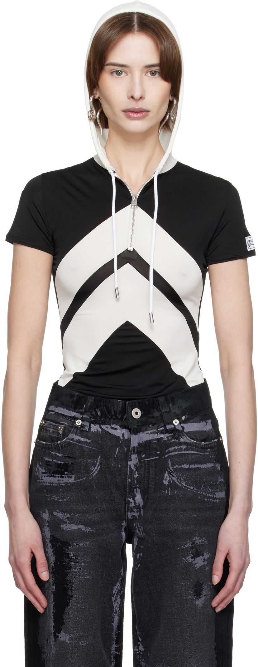 Футболка Jean Paul Gaultier Jean Paul Gaultier 'The Chevrons' Short Sleeve Hoodie чорний | 25/33-F-TS109P-J084-0001