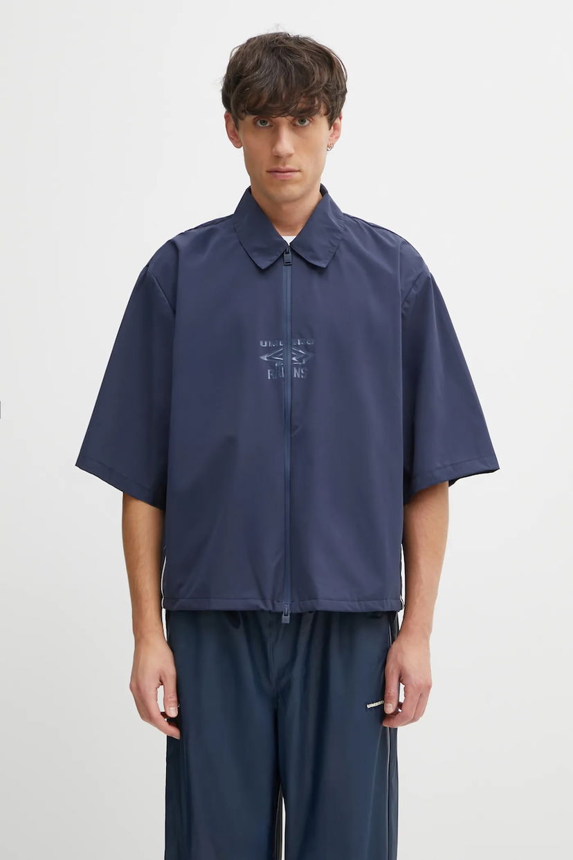 Сорочка Rains Rains x Umbro Relaxed Short-Sleeve Collared Zip-Up Shirt темно-синій | 20910.142