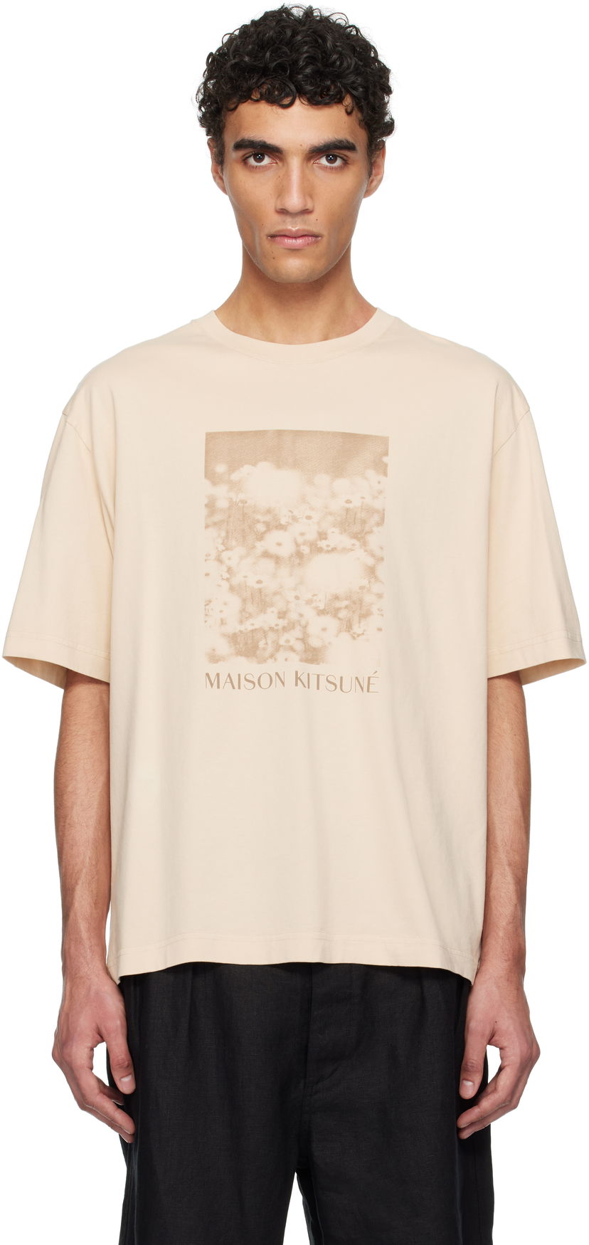 Футболка MAISON KITSUNÉ Maison Kitsuné Daisy Field Oversize T-Shirt бежевий | OM00114KJ7016